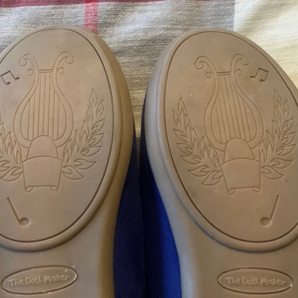 Kids shoes. The doll maker brand.